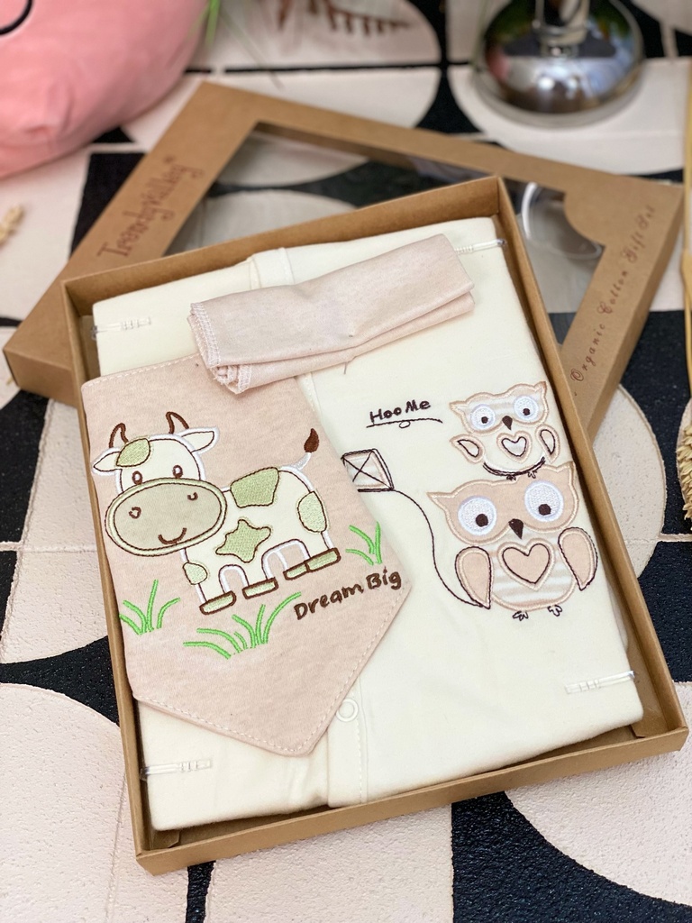 Trendy Valley Organic Cotton Gift Box Newborn Starter Set 2