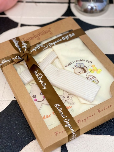 [312030] Trendy Valley Organic Cotton Gift Box Newborn Starter Set 3